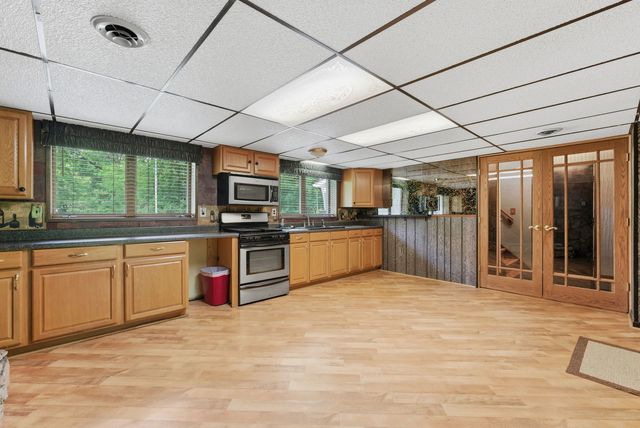 3001 2nd Street, Moline, IL 61265