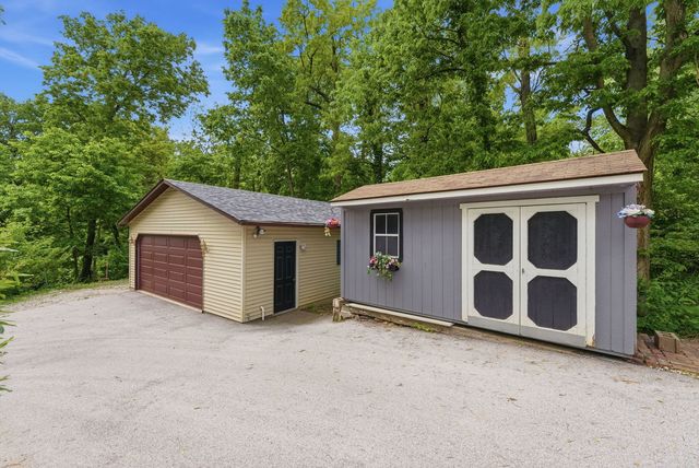 3001 2nd Street, Moline, IL 61265