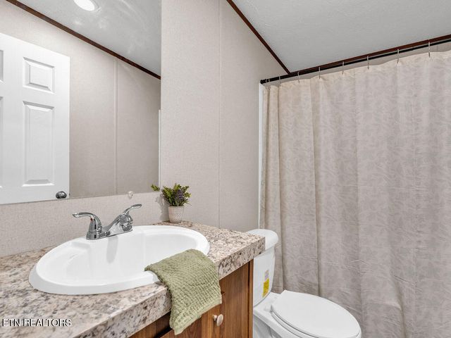 564 Quail Run Lane, Lafollette, TN 37766