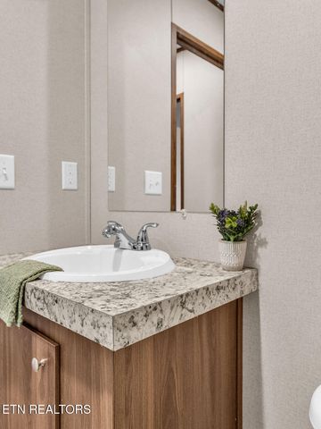 564 Quail Run Lane, Lafollette, TN 37766