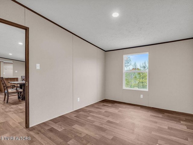 564 Quail Run Lane, Lafollette, TN 37766