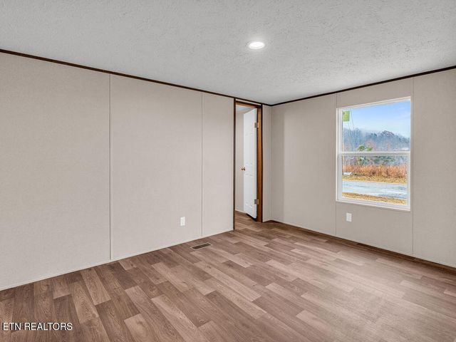 564 Quail Run Lane, Lafollette, TN 37766