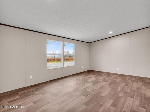 564 Quail Run Lane, Lafollette, TN 37766