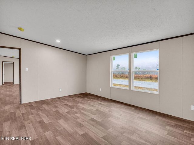 564 Quail Run Lane, Lafollette, TN 37766