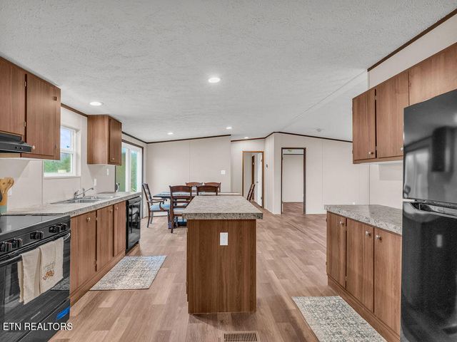 564 Quail Run Lane, Lafollette, TN 37766