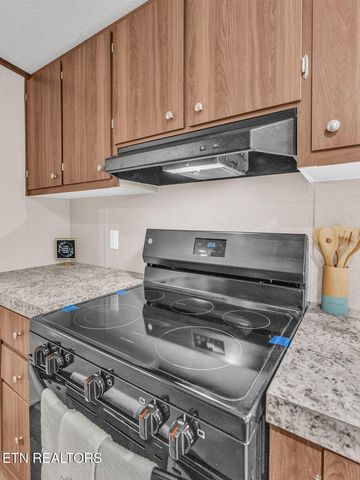 564 Quail Run Lane, Lafollette, TN 37766