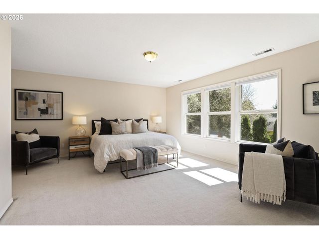 17650 Nw GILBERT Ln, Portland, OR 97229