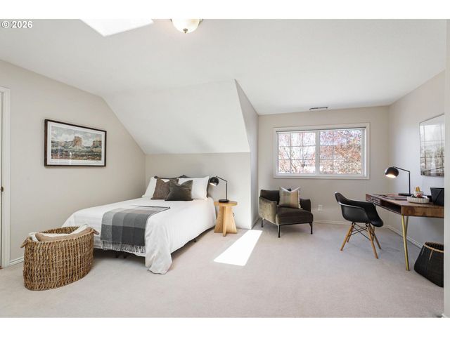 17650 Nw GILBERT Ln, Portland, OR 97229