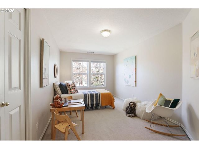 17650 Nw GILBERT Ln, Portland, OR 97229