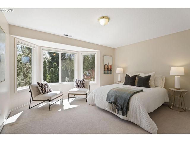 17650 Nw GILBERT Ln, Portland, OR 97229