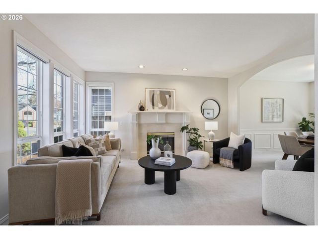 17650 Nw GILBERT Ln, Portland, OR 97229