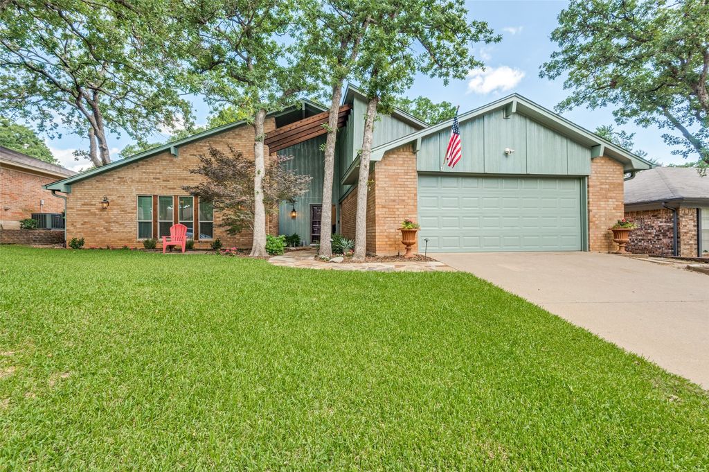 3025 Pecan Circle, Bedford, TX 76021