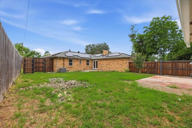 5719 Enchanted Lane, Dallas, TX 75227