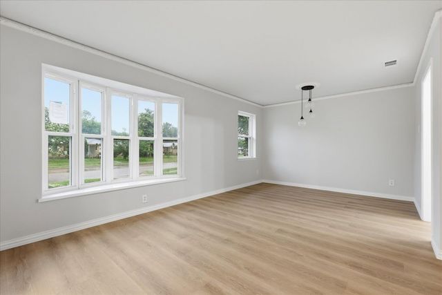5719 Enchanted Lane, Dallas, TX 75227
