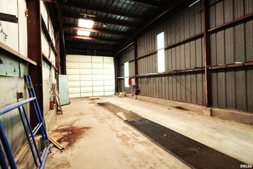 Image 11 of property listing at 1425 S LOCUST Street, Centralia, IL 62881