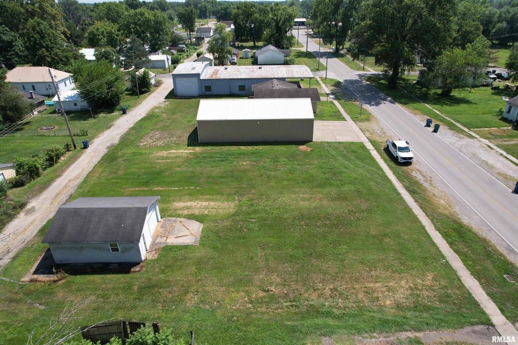 Image 31 of property listing at 1425 S LOCUST Street, Centralia, IL 62881