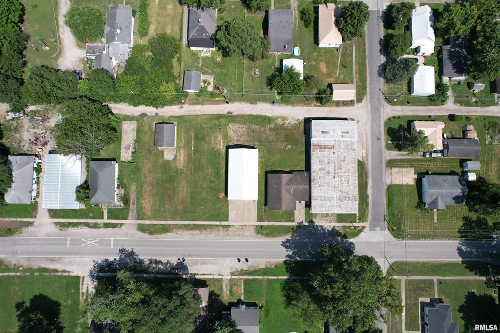 Image 33 of property listing at 1425 S LOCUST Street, Centralia, IL 62881