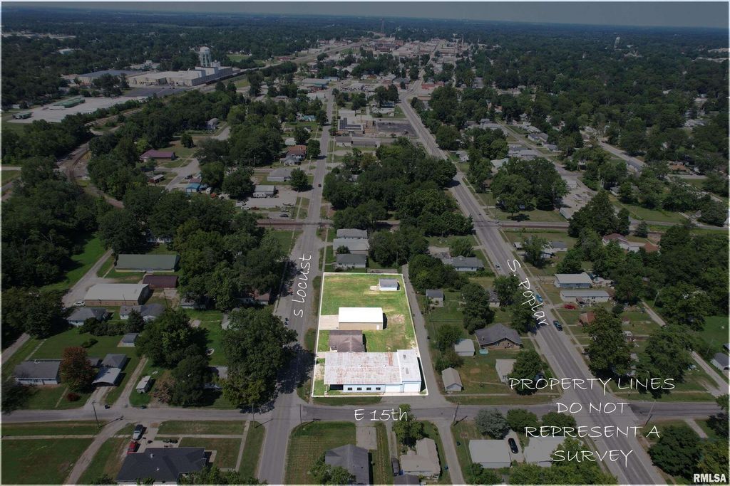 Image 35 of property listing at 1425 S LOCUST Street, Centralia, IL 62881