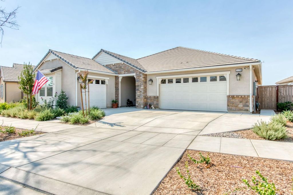 1178 Wildflower Drive, Madera, CA 93636