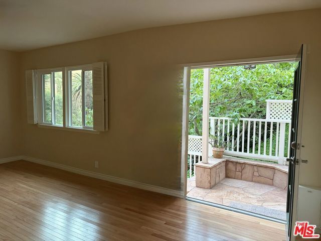 1552 Crater Lane, Los Angeles, CA 90077