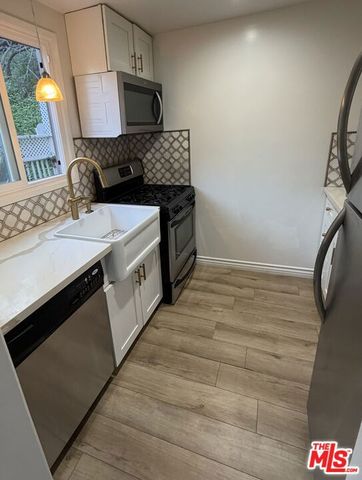 1552 Crater Lane, Los Angeles, CA 90077