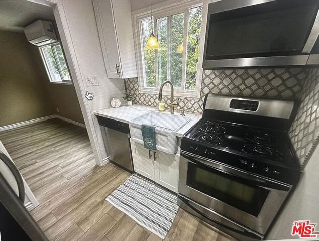 1552 Crater Lane, Los Angeles, CA 90077