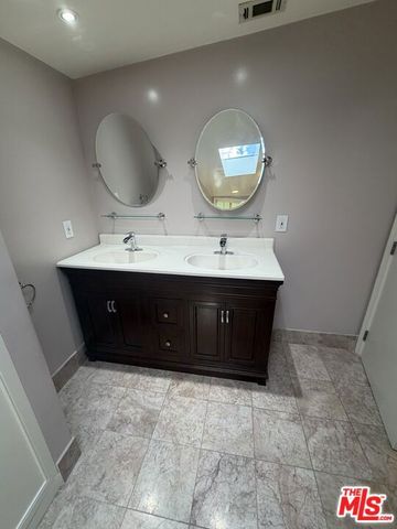 1552 Crater Lane, Los Angeles, CA 90077