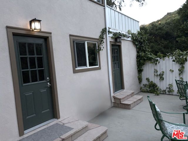 1552 Crater Lane, Los Angeles, CA 90077