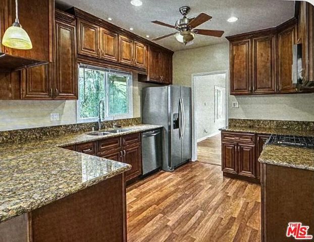 1552 Crater Lane, Los Angeles, CA 90077