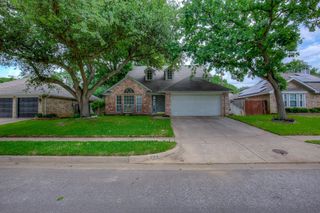 230 Brittany Drive, Euless, TX 76039