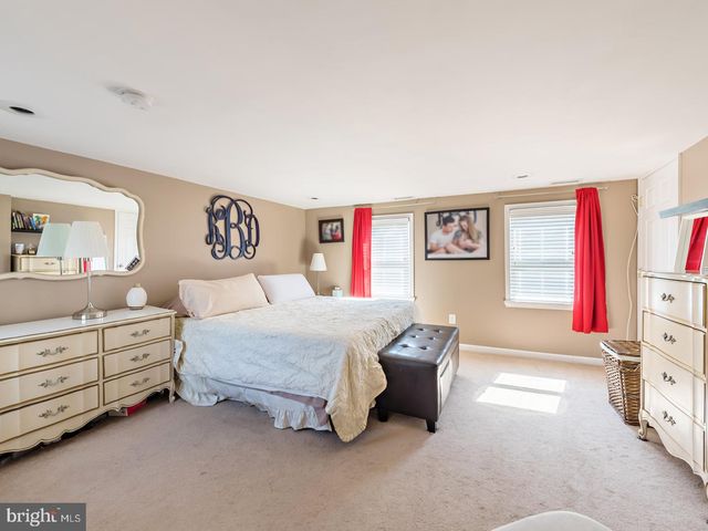 1025 E COLUMBIA AVE, Philadelphia, PA 19125