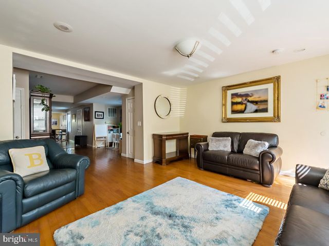 1025 E COLUMBIA AVE, Philadelphia, PA 19125