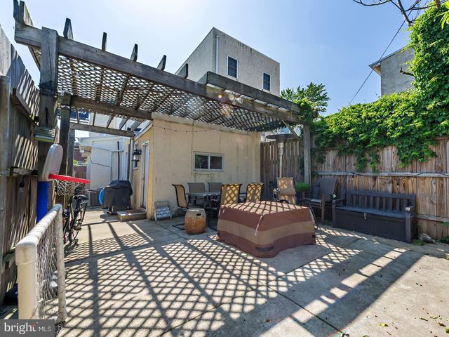 1025 E COLUMBIA AVE, Philadelphia, PA 19125