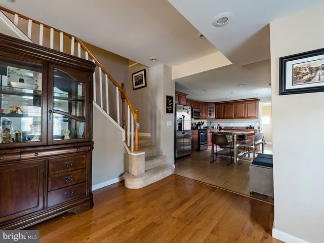 1025 E COLUMBIA AVE, Philadelphia, PA 19125