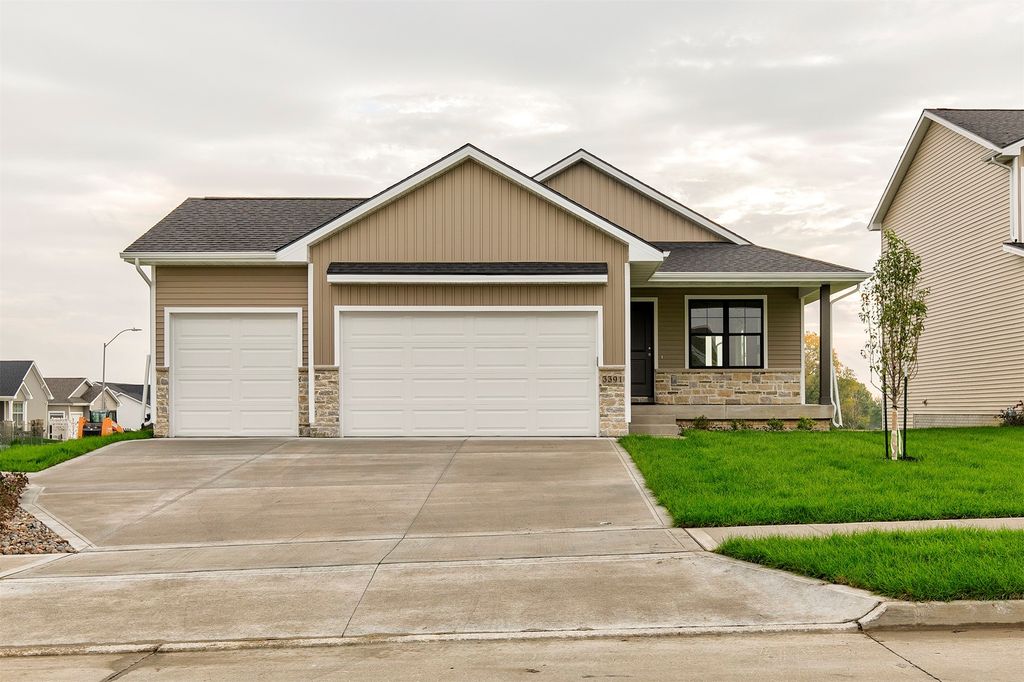 3391 Brook Landing Court, Des Moines, IA 50317