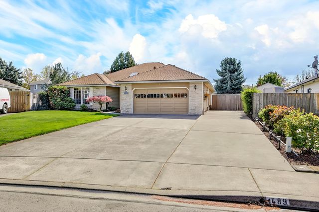 489 Vincent Avenue, Central Point, OR 97502