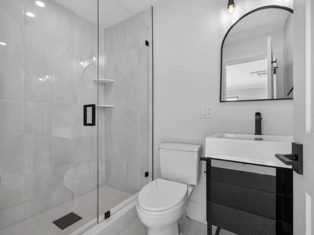 427 E 6th St 3, Boston, MA 02127