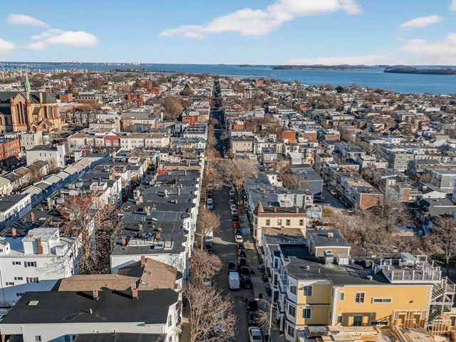 427 E 6th St 3, Boston, MA 02127