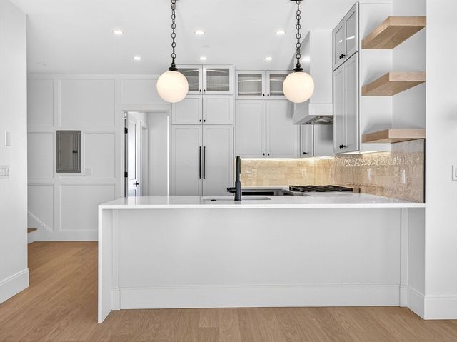 427 E 6th St 3, Boston, MA 02127