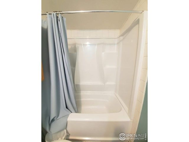 221 W 57th St 6B, Loveland, CO 80538