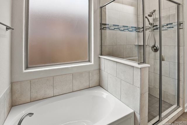 377 Kilmarnock, Boerne, TX 78015