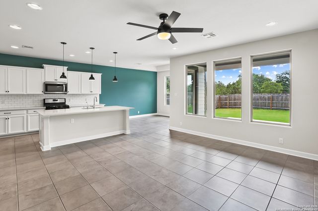 377 Kilmarnock, Boerne, TX 78015