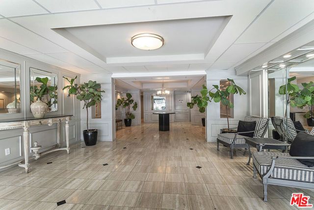 906 N Doheny Drive 510, West Hollywood, CA 90069