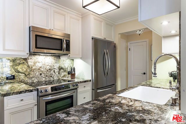 906 N Doheny Drive 510, West Hollywood, CA 90069