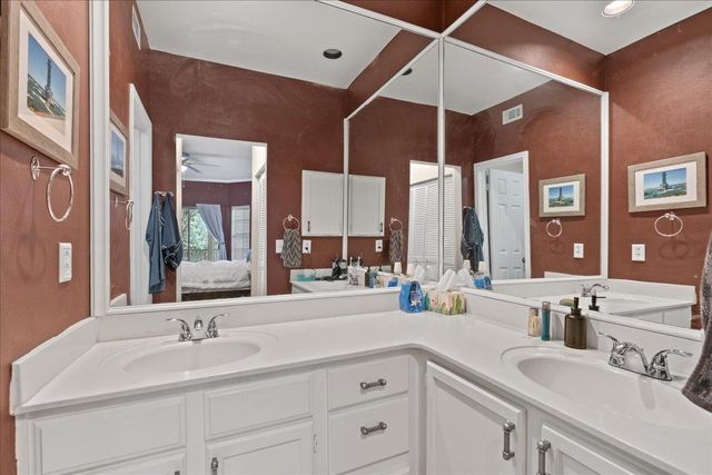1741 Spyglass DR 2-102, Austin, TX 78746