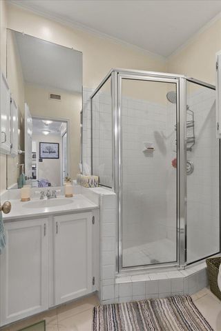 1741 Spyglass DR 2-102, Austin, TX 78746