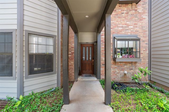 1741 Spyglass DR 2-102, Austin, TX 78746