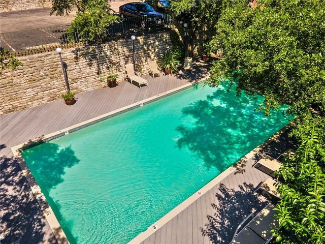 1741 Spyglass DR 2-102, Austin, TX 78746