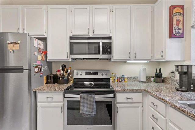 1741 Spyglass DR 2-102, Austin, TX 78746