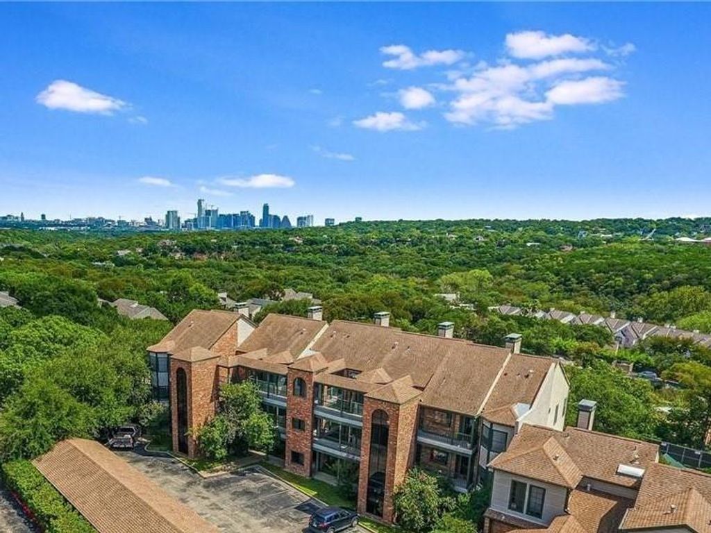 1741 Spyglass DR 2-102, Austin, TX 78746